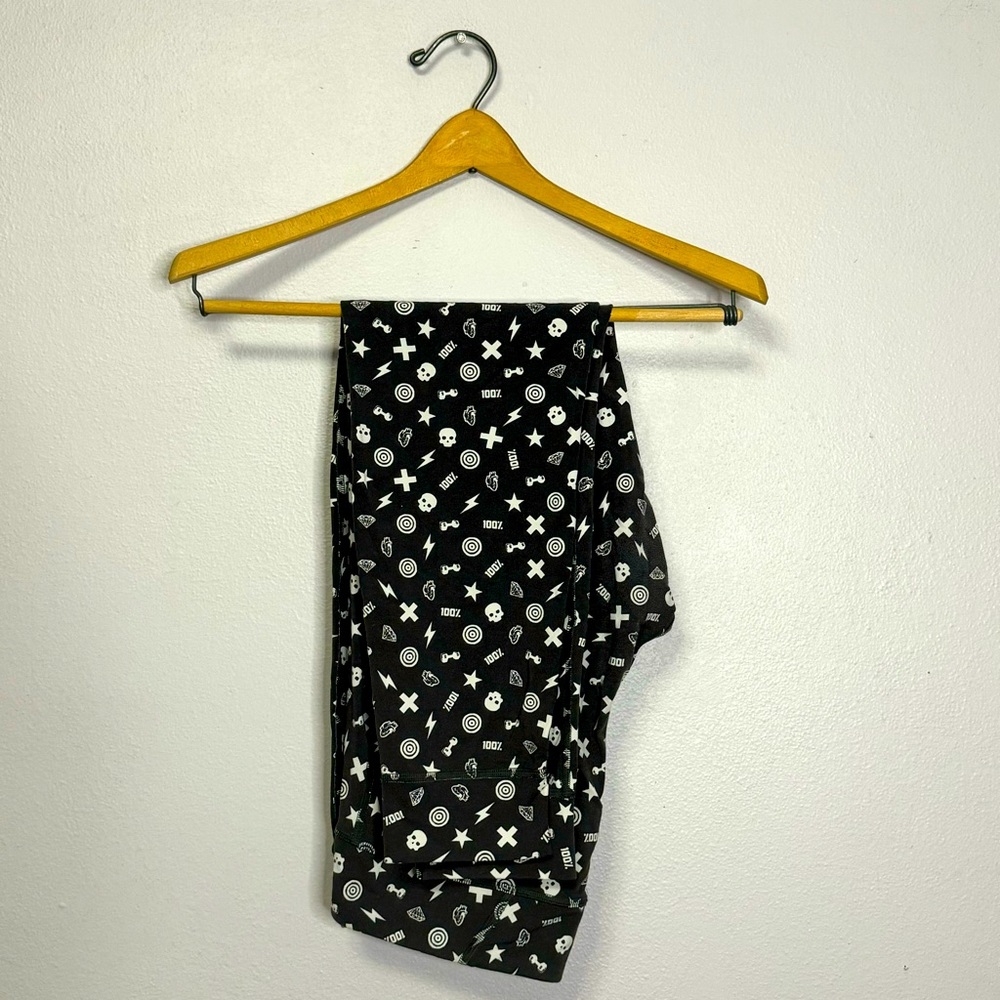 Reebok Graphic Leggings Black& White Punk Metal Skulls